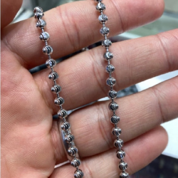 NWT Elegant Moon-Cut Solid 14kg White Gold Ball Necklace 2mm/16inch length - Picture 1 of 5